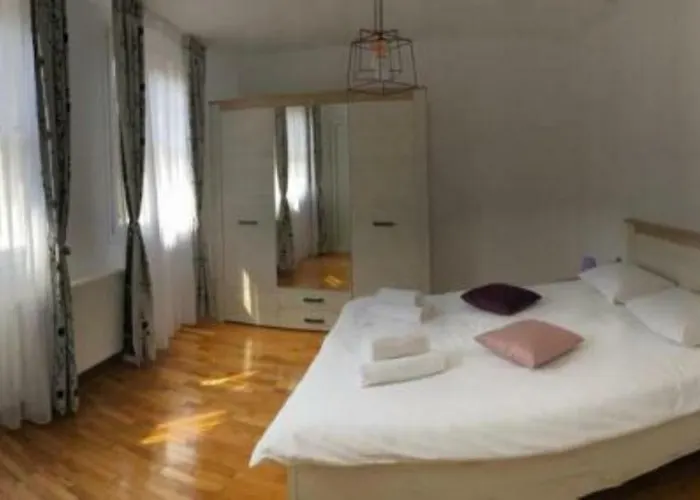 Casa Alise-luise Апартаменти Брашов